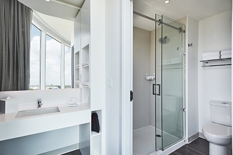 AVH-Deluxe-Bathroom Galaxy Vacations